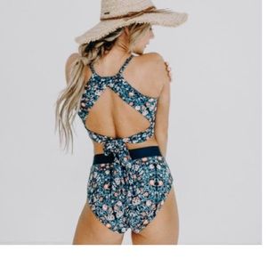 Nani swim size large TOP ONLY